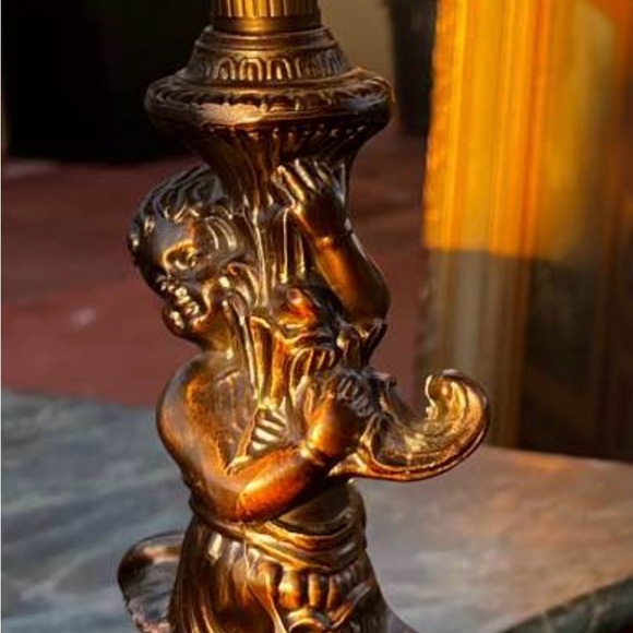 Elegant Bronze Table Lamp with Cherub Design - Picture 3 of 3